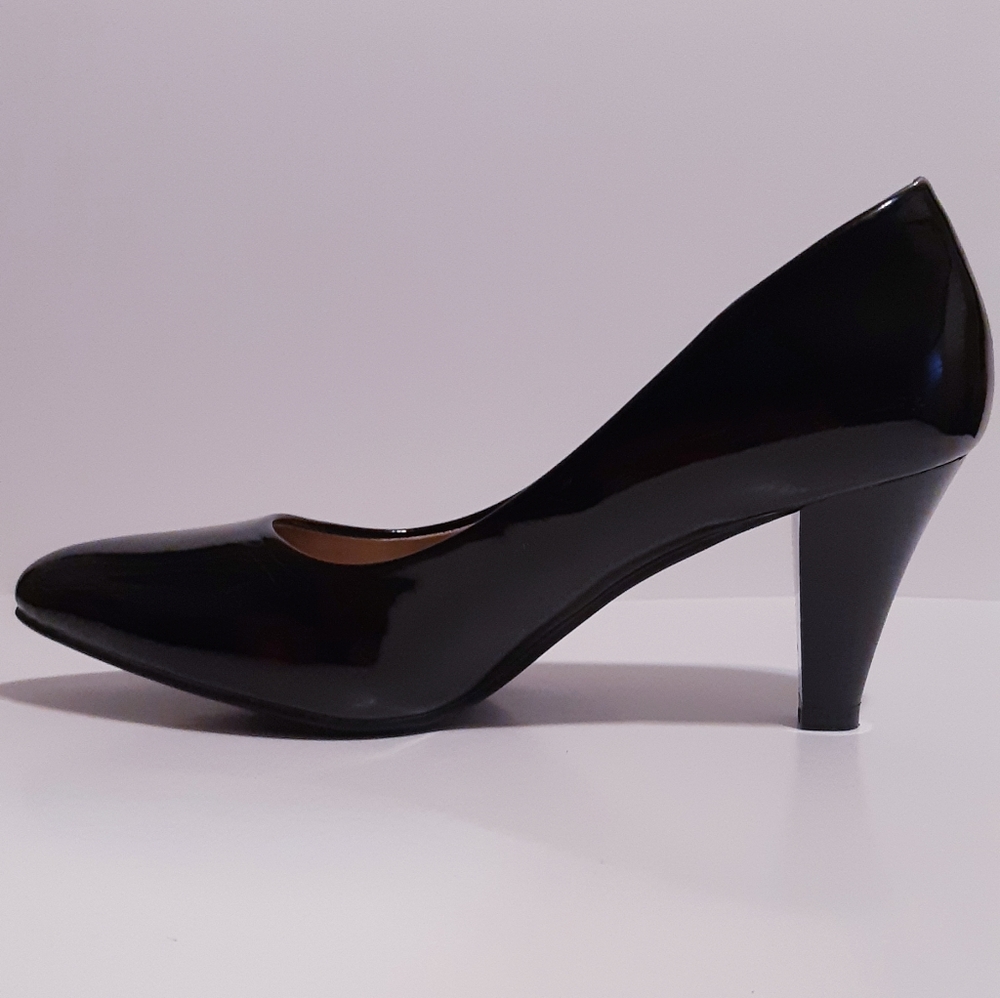 Patent leather pumps 2.5" - Picture 3 of 11